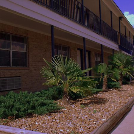 Somerville Inn And Suites Esterno foto