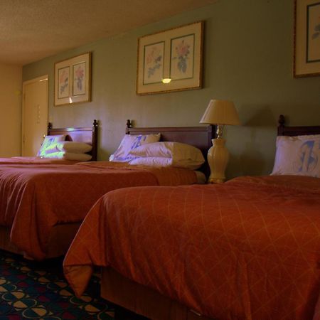 Somerville Inn And Suites Esterno foto