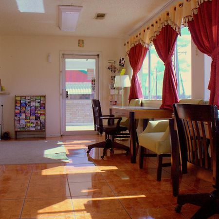 Somerville Inn And Suites Esterno foto